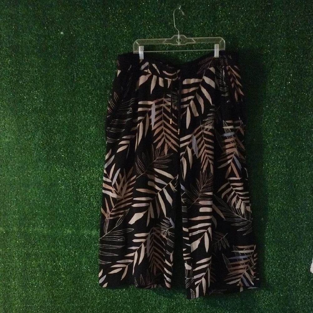 Sseko Black and Tan Cropped Wide Leg